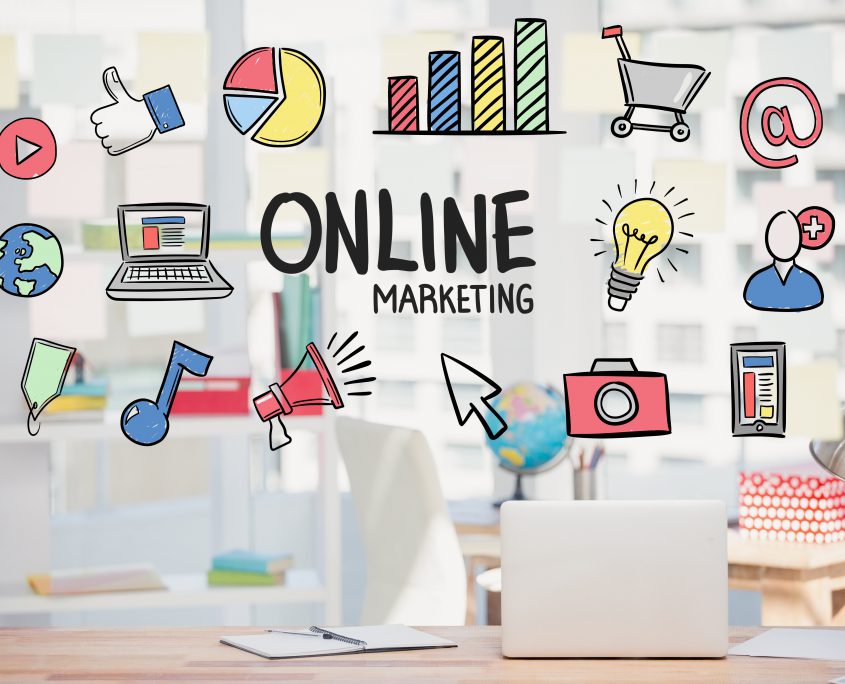 http://<a href="http://www.freepik.es/foto-gratis/estrategia-de-marketing-online-con-dibujos_902917.htm">Diseñado por Freepik</a> Infografía Online Marketing